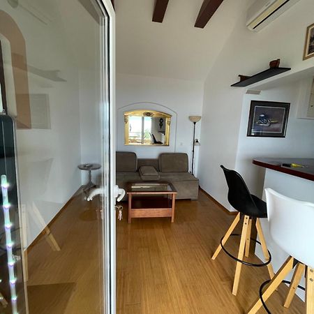 Cottage Holiday Home オミシュ エクステリア 写真
