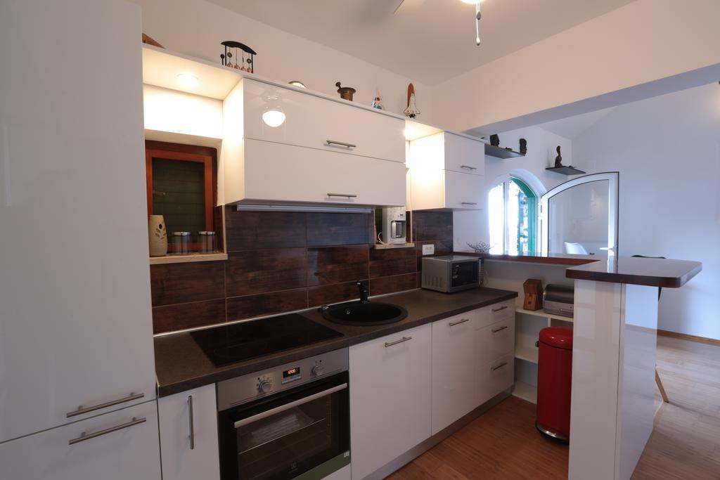 Cottage Holiday Home オミシュ エクステリア 写真